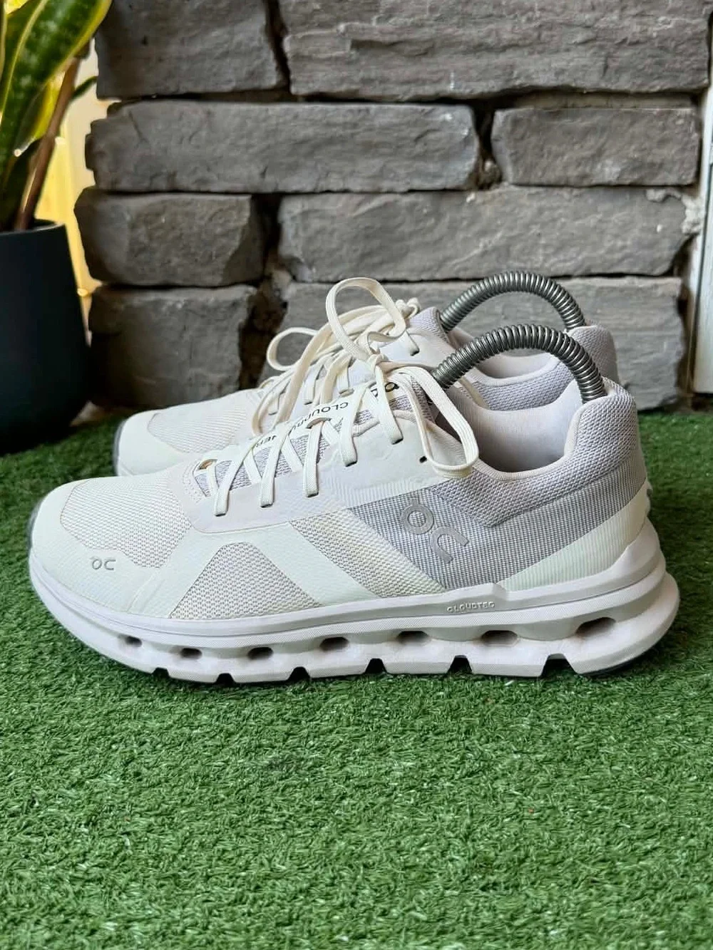 On Running Cloudrunner Gray/White Womens Sneakers